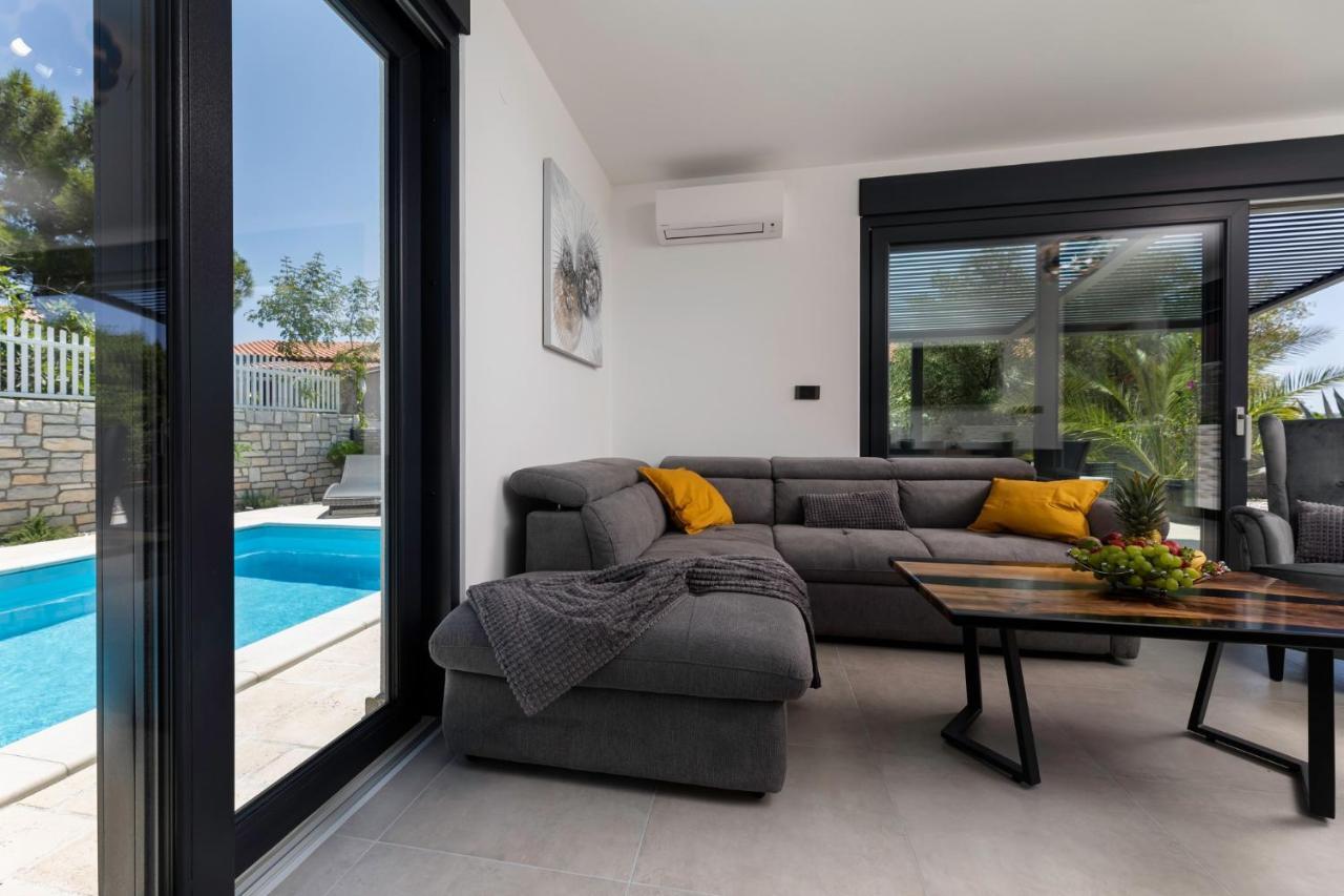 Luxury Villa Adria Apartments Krk Town Exterior foto