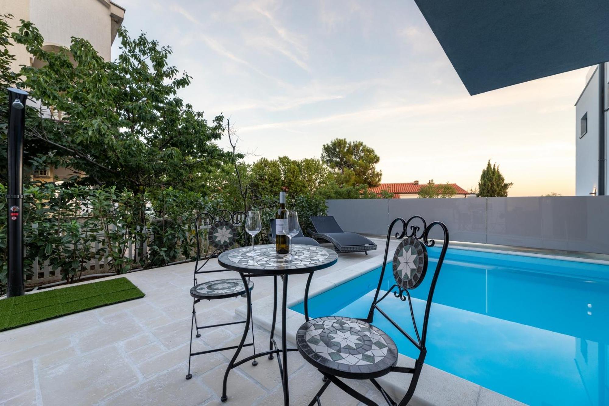 Luxury Villa Adria Apartments Krk Town Exterior foto